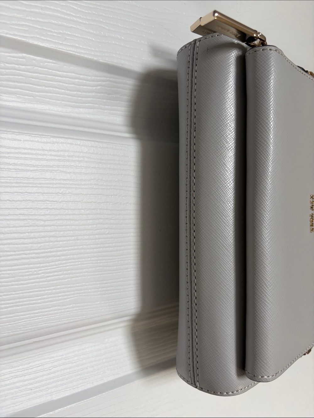 kate spade gray saffiano crossbody camera bag with gold hardware - Picture 4 of 10